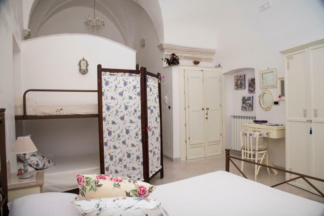מרטינה פרנקה B&B A Due Passi מראה חיצוני תמונה